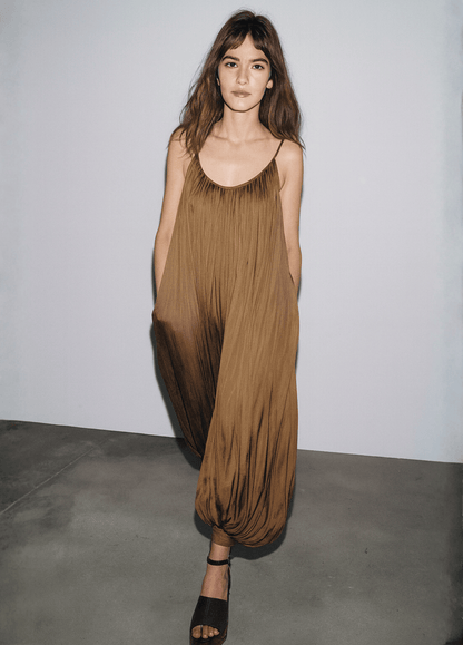 ateliercombinaison Image color / S DONE Vintgae Pleated Sling Jumpsuits Women V-neck Sleeveless Backless Lantern Female Jumpsuit 2025 Summer New Lady Street Rompers